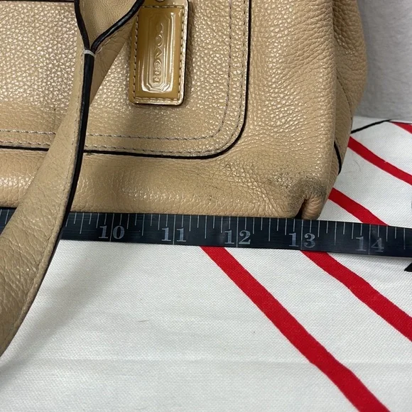 Coach Leather Beige Shoulder Purse Ruffle Trim - Picture 13 of 14